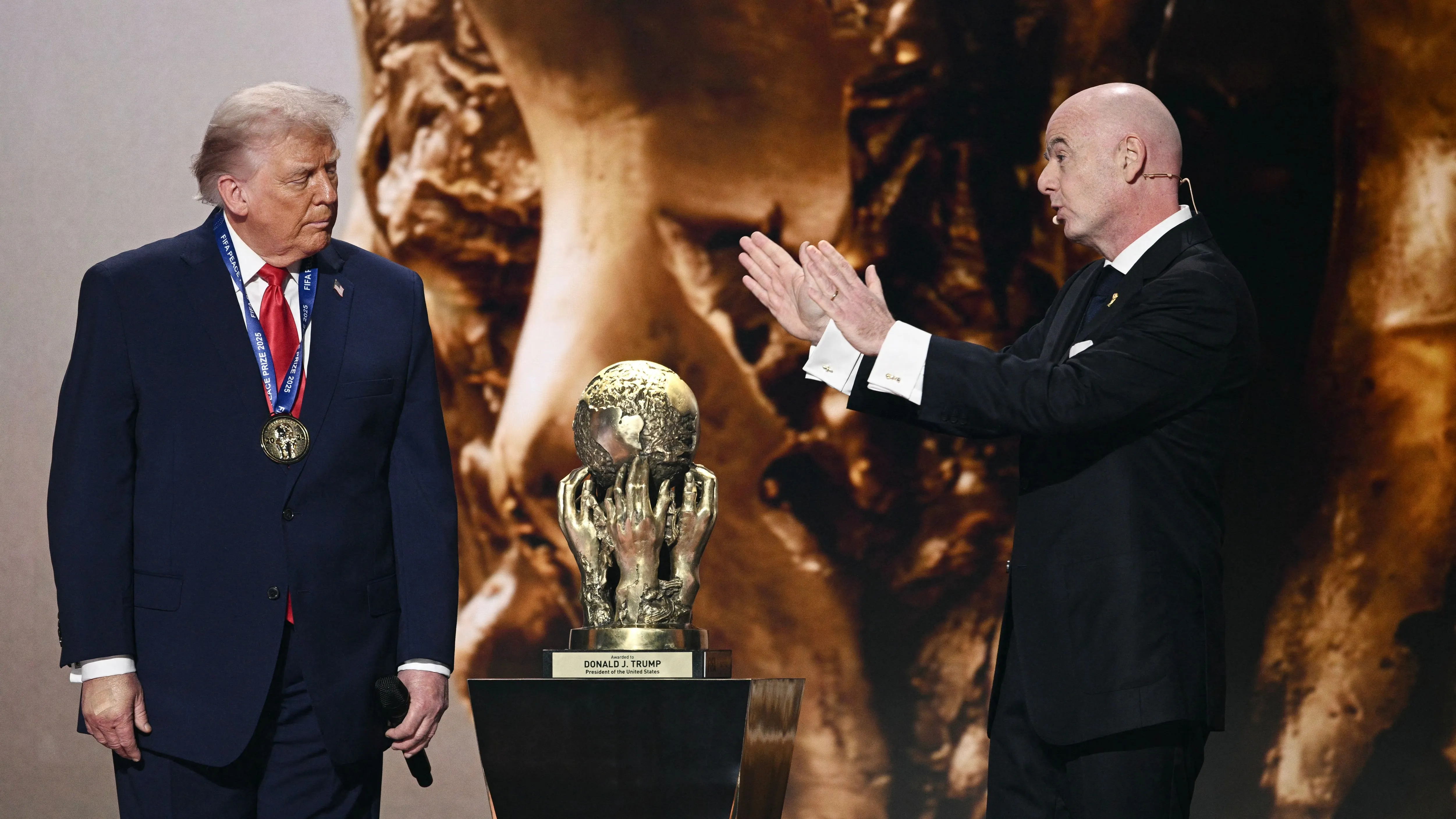 特朗普力保因凡蒂诺:FIFA主席之位引发全球权力博弈