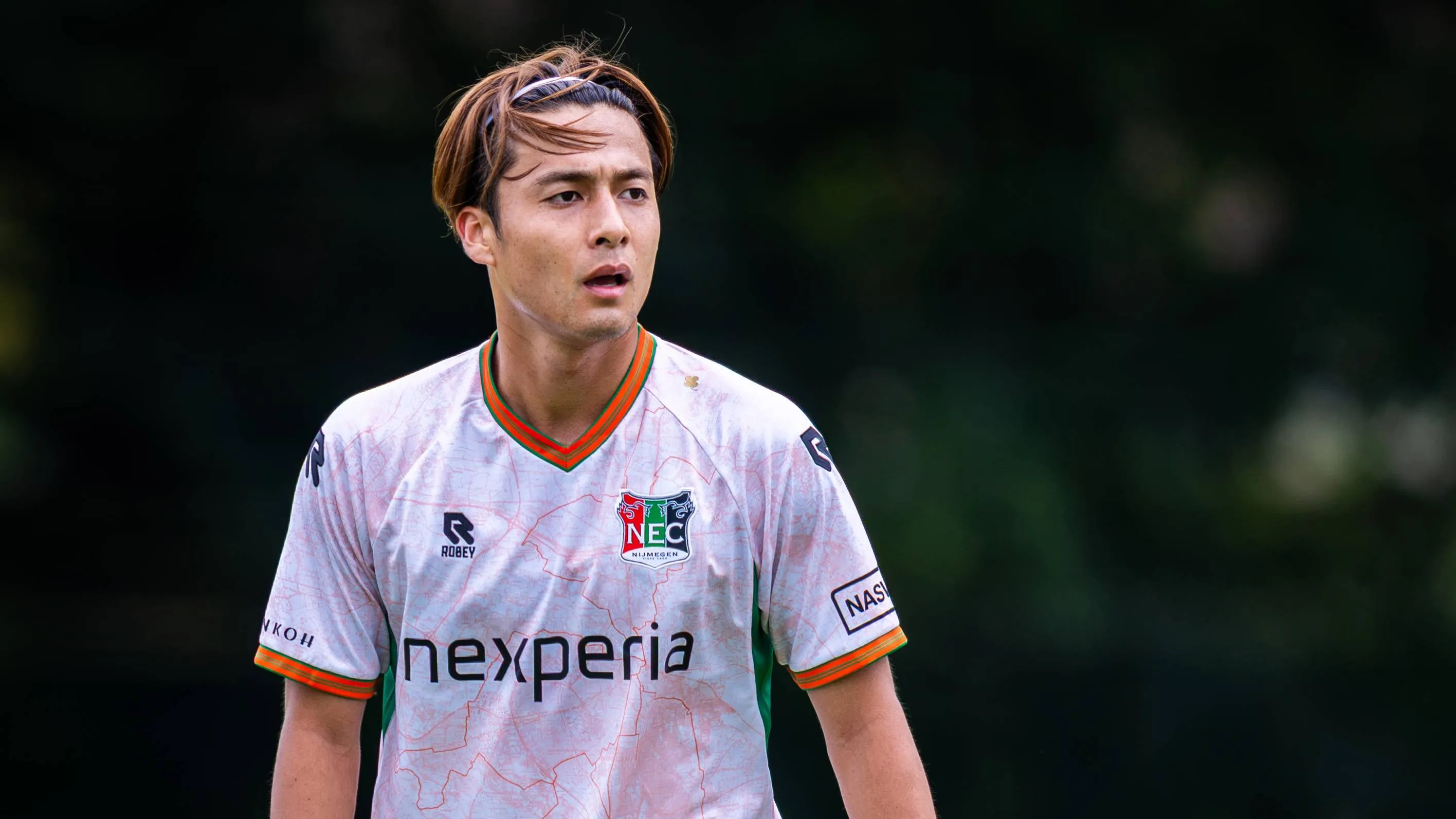 日本中场佐野海舟即将加盟PSV,缺席欧冠资格赛接受体检