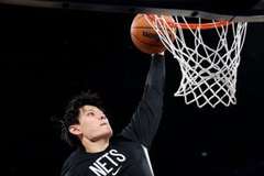 媒体人：曾凡博本赛季不会打澳洲NBL 他不接受伊拉瓦拉老鹰的报价