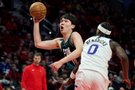 杨毅:杨瀚森到NBA环境就得短时间站住位置 别人不会让你慢慢成长