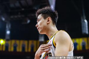 工作室：赵继伟上午训练就已发烧 依然打了20多分钟就为了能赢球
