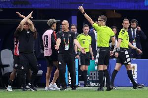 埃及领队:主教练做'交叉'手势是为表达遭受不公,FIFA允许这样做